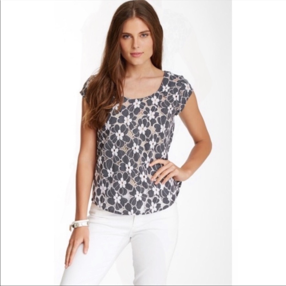 𝅺NWT Jack BB Dakota Sheer Floral Lace Cap Sleeve Blouse Top Black White Size XS